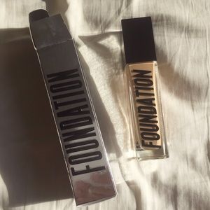 310c Anastasia luminous foundation